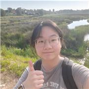 Estudiante de 3° de Filosofía en la USC. Apta para dar materias de ciencias sociales de bachillerato y ESO.